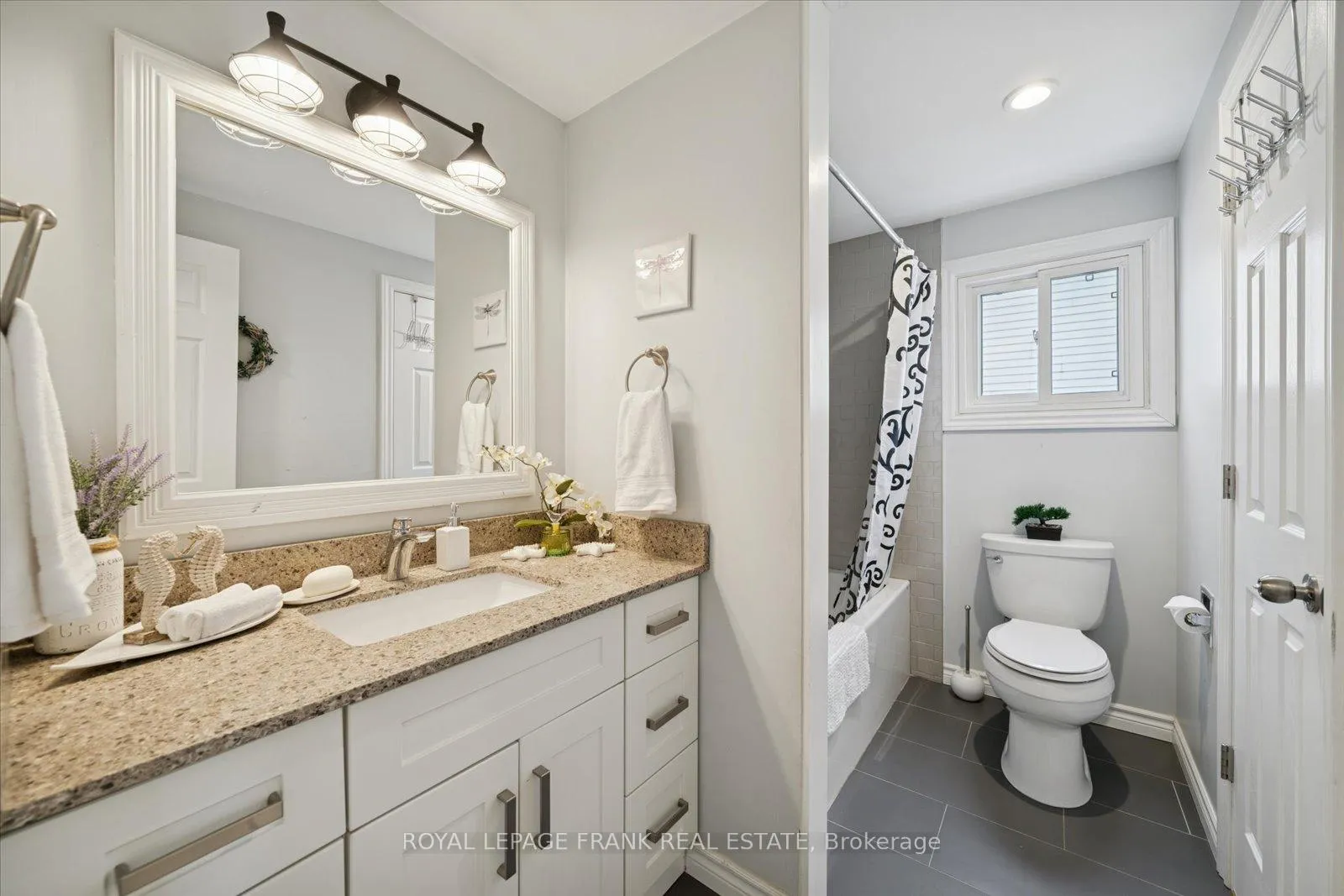 Photo 21 of 549 Cobblehill Drive, Oshawa, Pinecrest — HOMEH