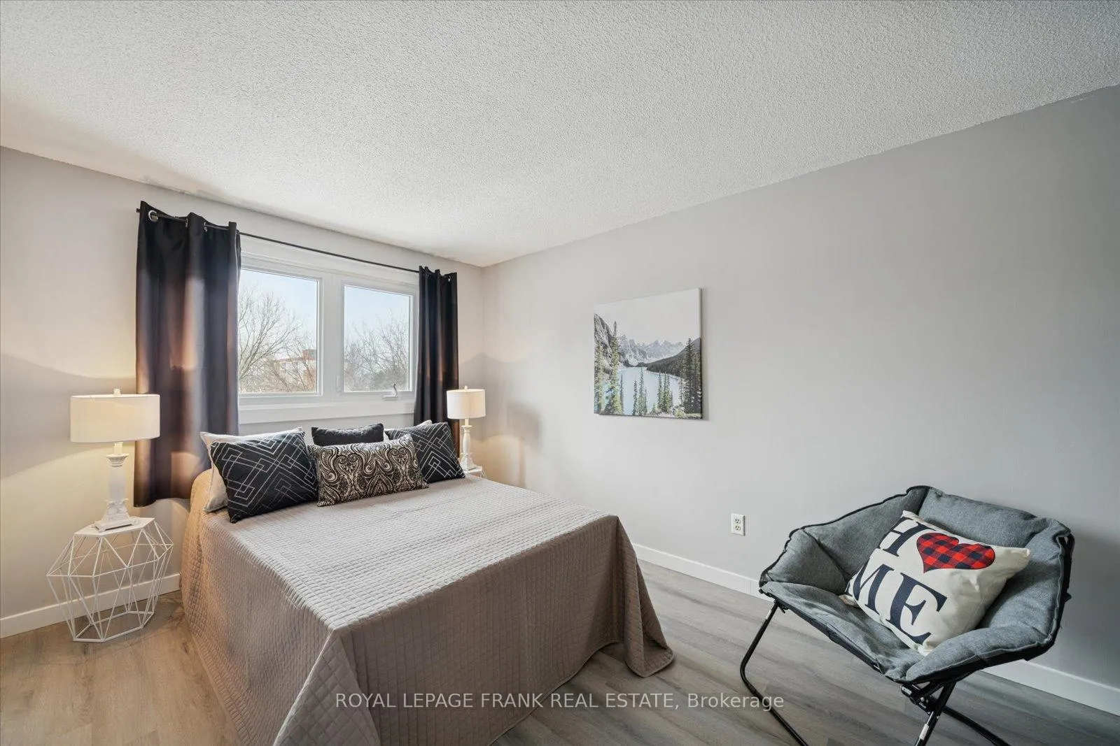 Photo 22 of 549 Cobblehill Drive, Oshawa, Pinecrest — HOMEH