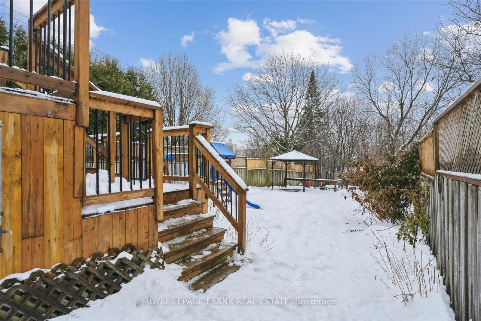 Photo 37 of 549 Cobblehill Drive, Oshawa, Pinecrest — HOMEH
