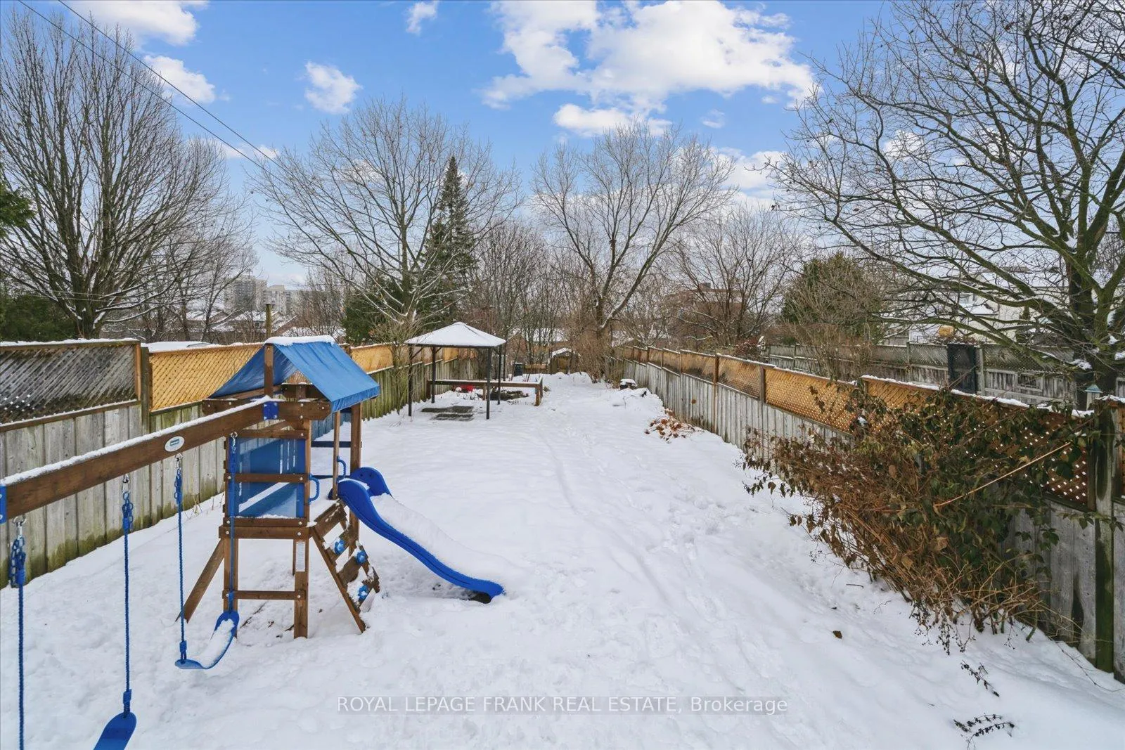 Photo 39 of 549 Cobblehill Drive, Oshawa, Pinecrest — HOMEH