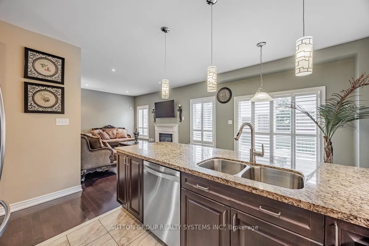 Photo 9 of 1674 Badgley Drive, Oshawa, Taunton — HOMEH