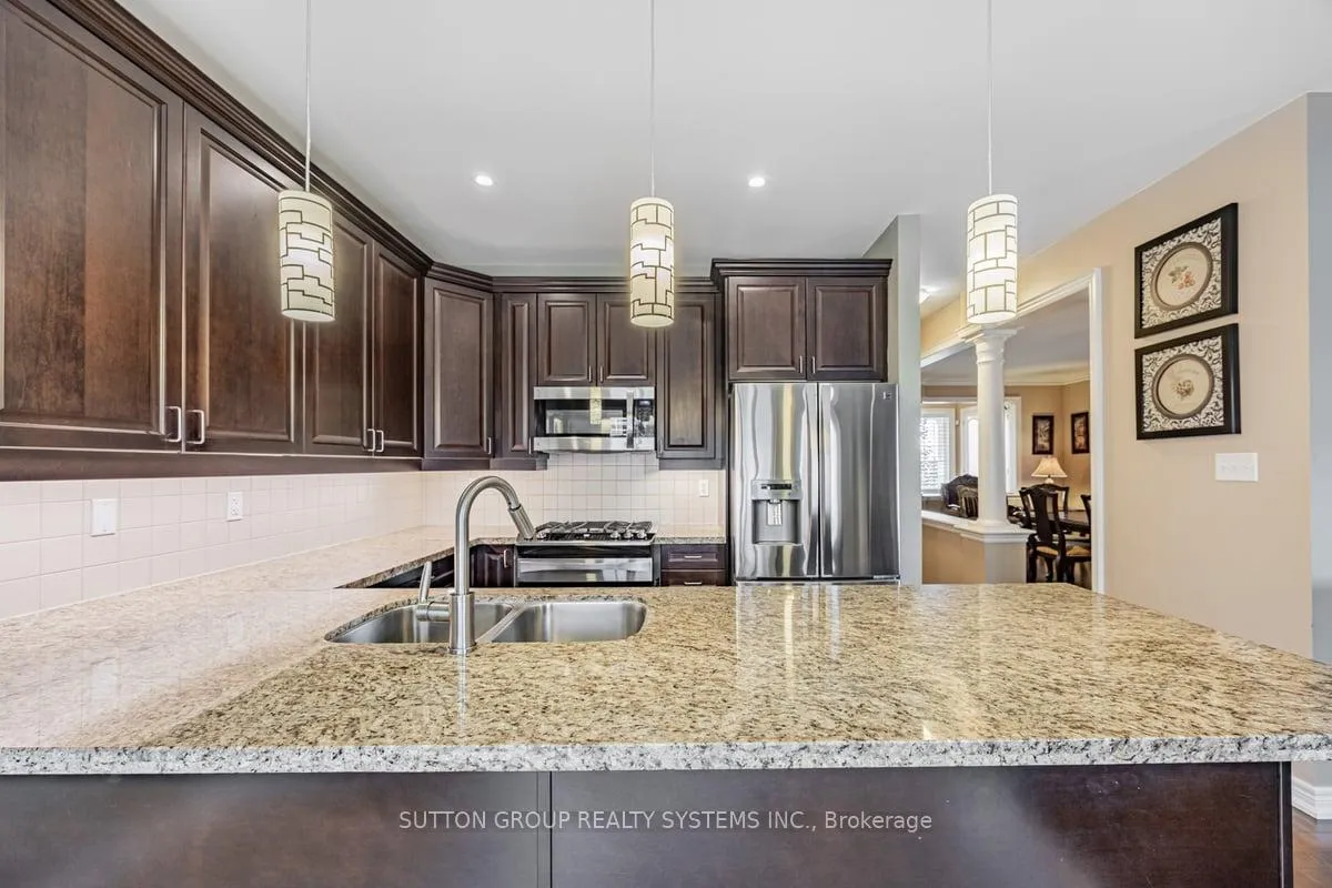 Photo 10 of 1674 Badgley Drive, Oshawa, Taunton — HOMEH