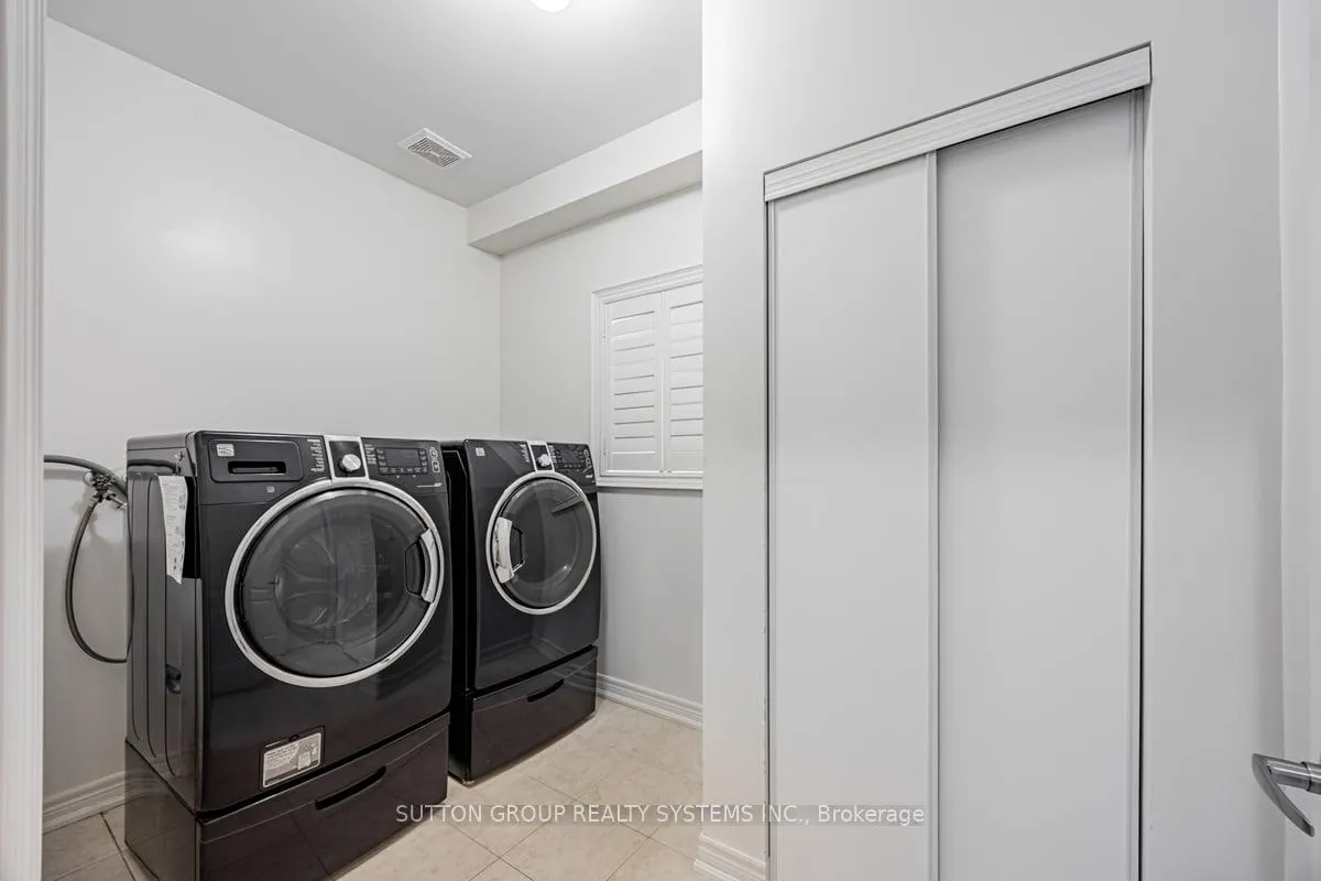 Photo 18 of 1674 Badgley Drive, Oshawa, Taunton — HOMEH