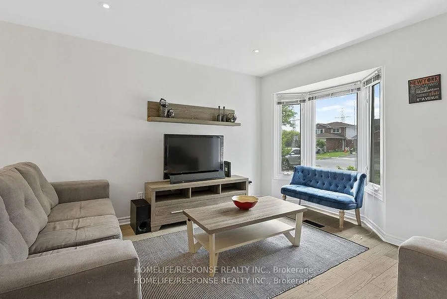 Photo 5 of 2101 Clipper Crescent, Burlington, Headon — HOMEH