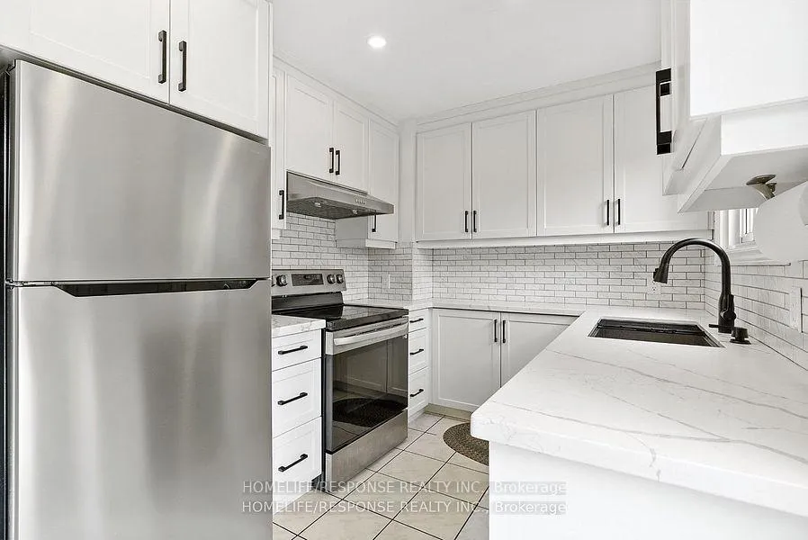 Photo 8 of 2101 Clipper Crescent, Burlington, Headon — HOMEH