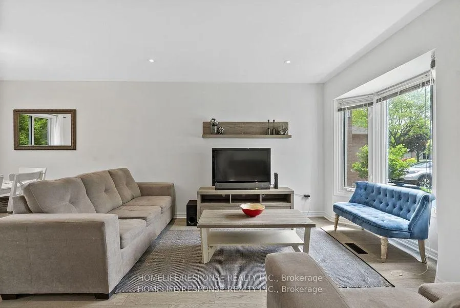 Photo 10 of 2101 Clipper Crescent, Burlington, Headon — HOMEH