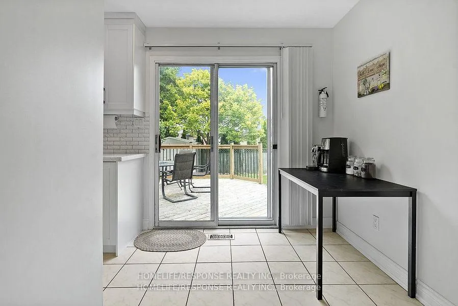 Photo 11 of 2101 Clipper Crescent, Burlington, Headon — HOMEH