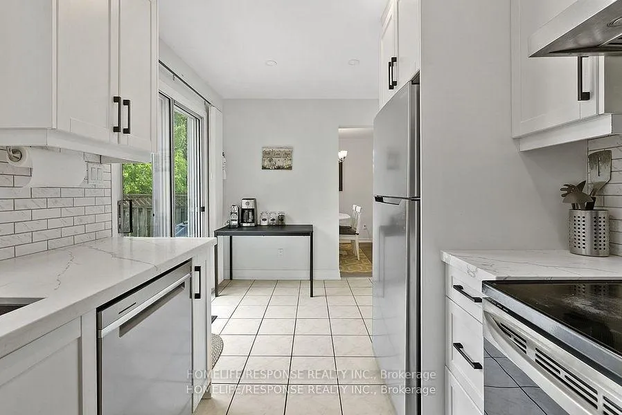 Photo 12 of 2101 Clipper Crescent, Burlington, Headon — HOMEH