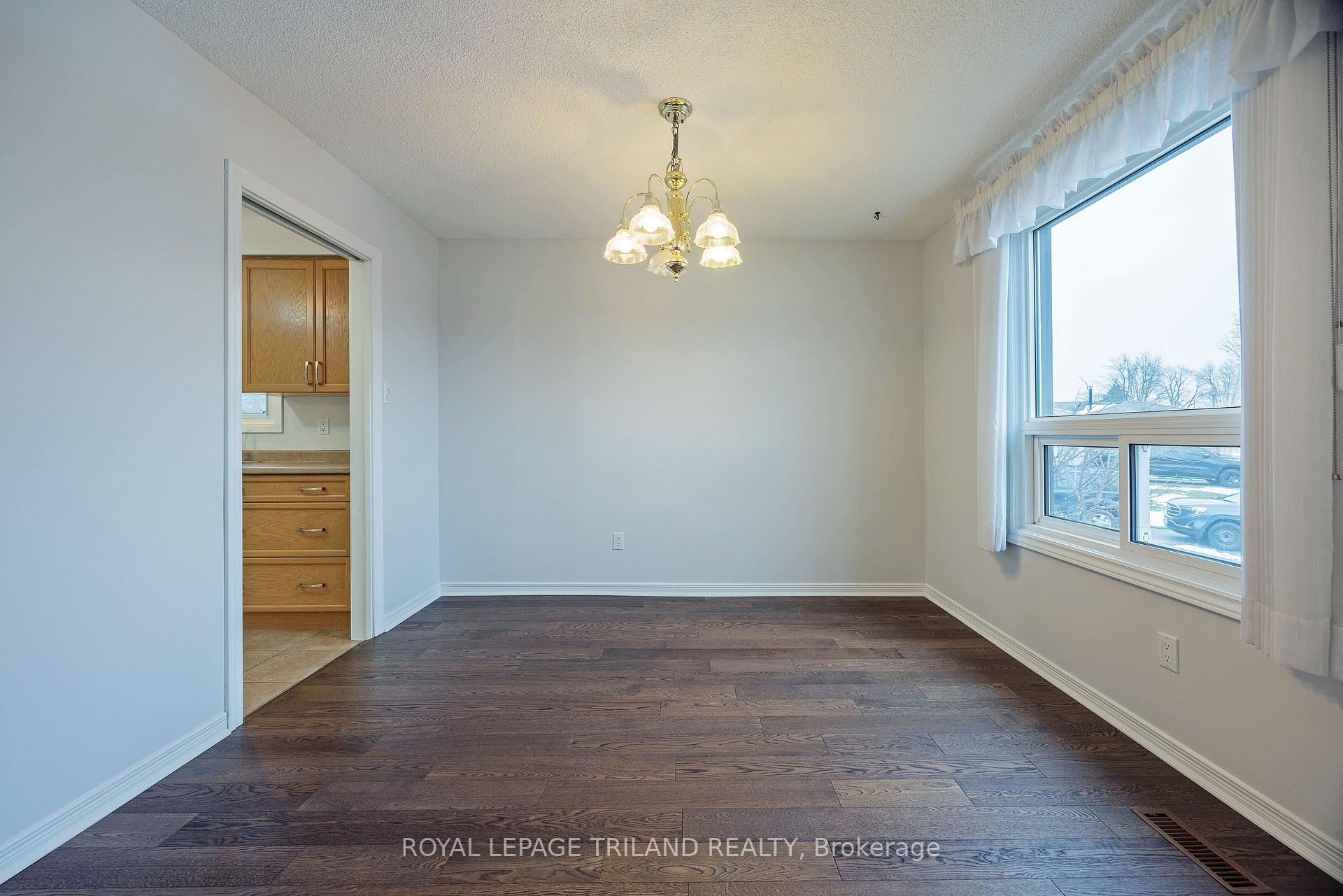 Photo 9 of 110 Hazelwood Crescent, Central Elgin, Belmont — HOMEH
