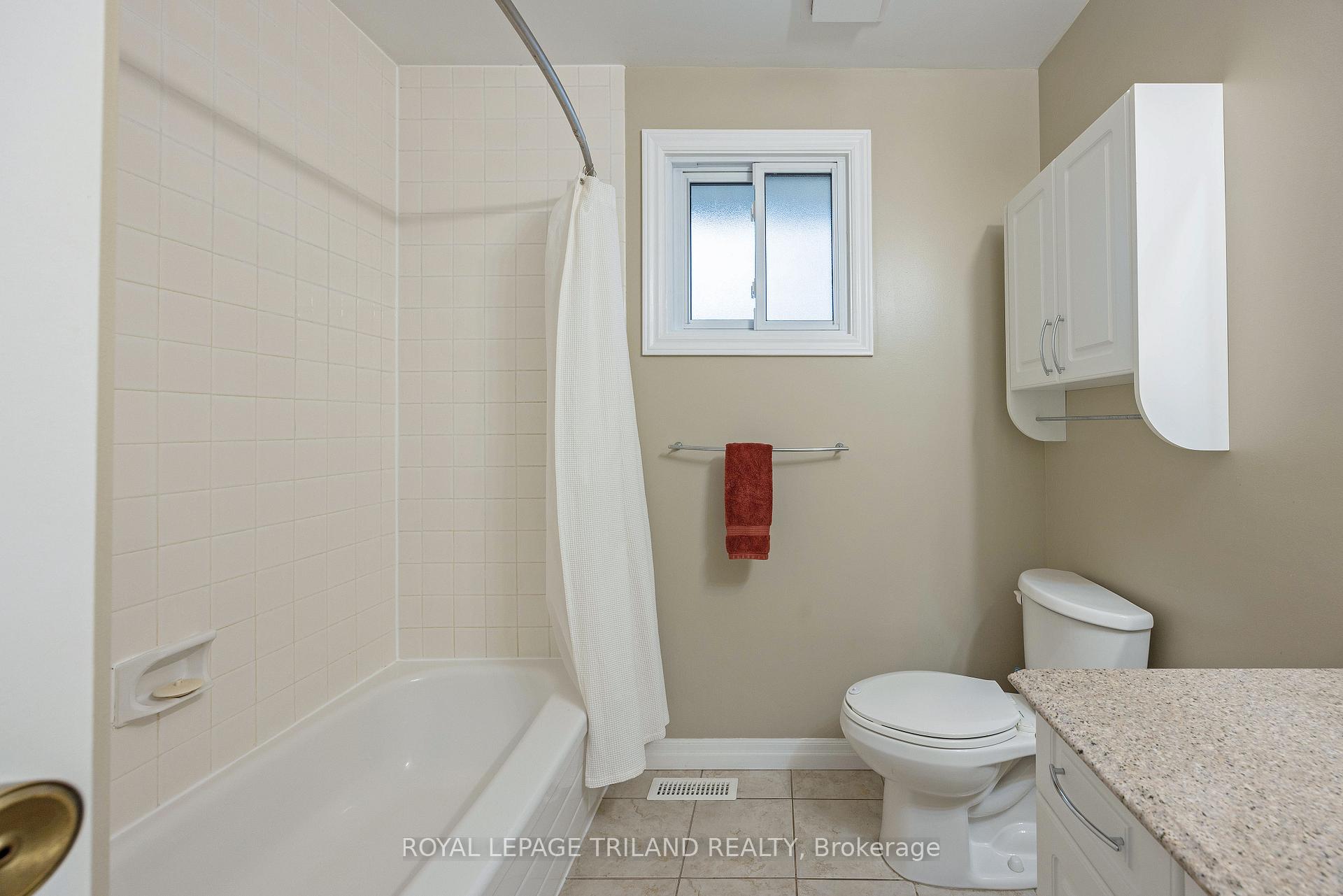 Photo 15 of 110 Hazelwood Crescent, Central Elgin, Belmont — HOMEH