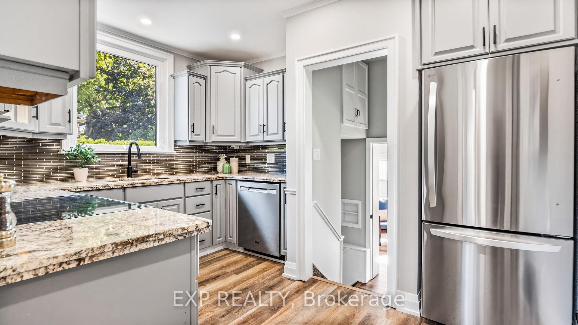 Photo 11 of 1036 Cedarwood Place, Burlington, LaSalle — HOMEH