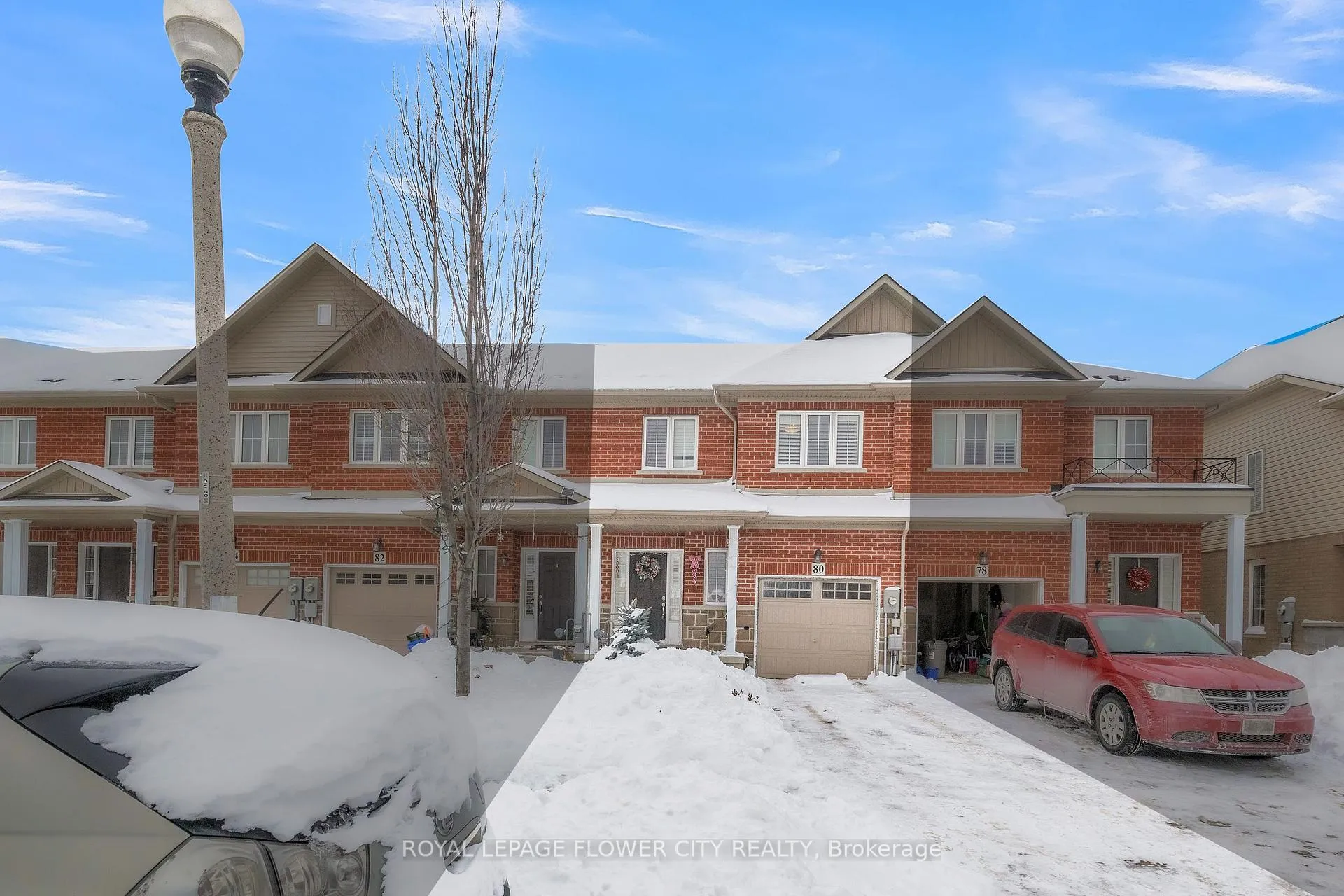 Photo 2 of 80 Palacebeach Trail, Hamilton, Stoney Creek — HOMEH