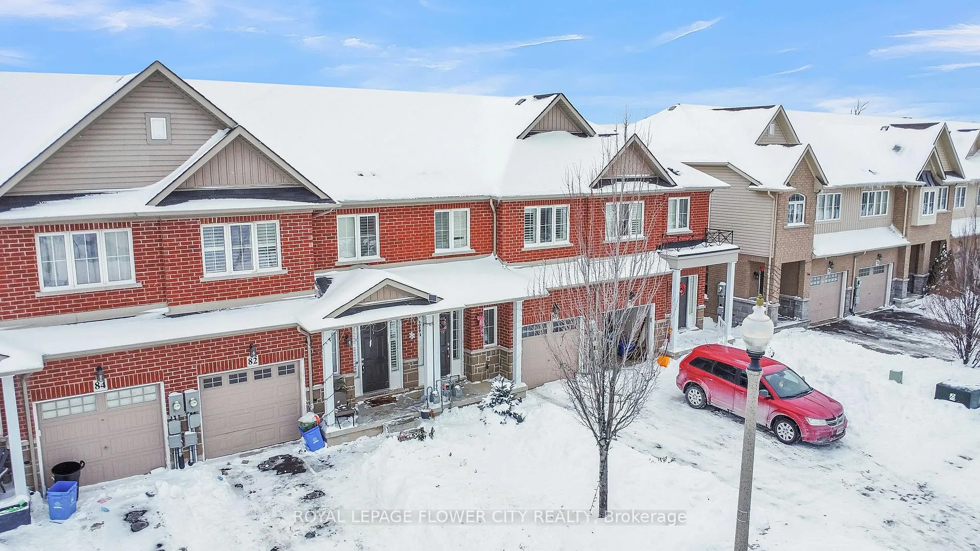 Photo 4 of 80 Palacebeach Trail, Hamilton, Stoney Creek — HOMEH