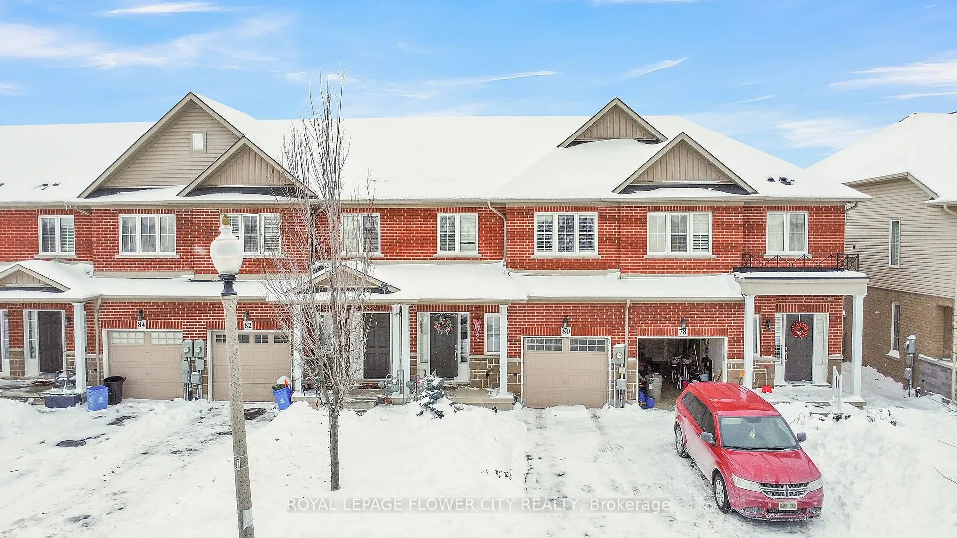 Photo 5 of 80 Palacebeach Trail, Hamilton, Stoney Creek — HOMEH