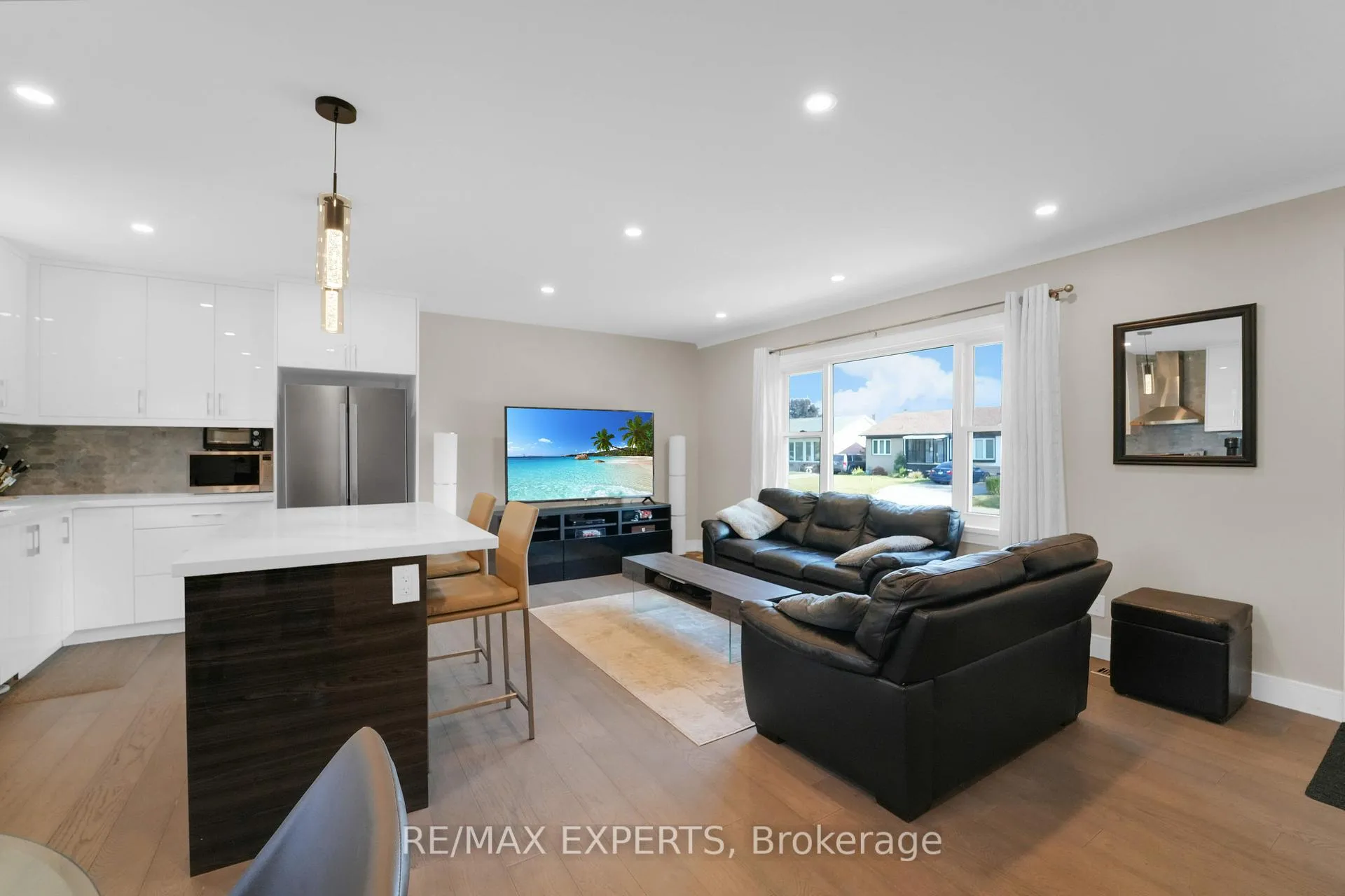 Photo 4 of 356 Pearl Street, Caledon, Bolton West — HOMEH