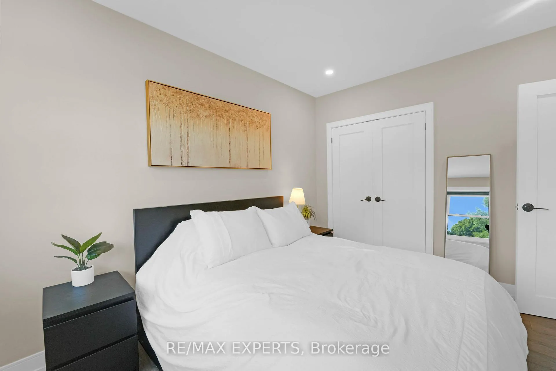 Photo 10 of 356 Pearl Street, Caledon, Bolton West — HOMEH