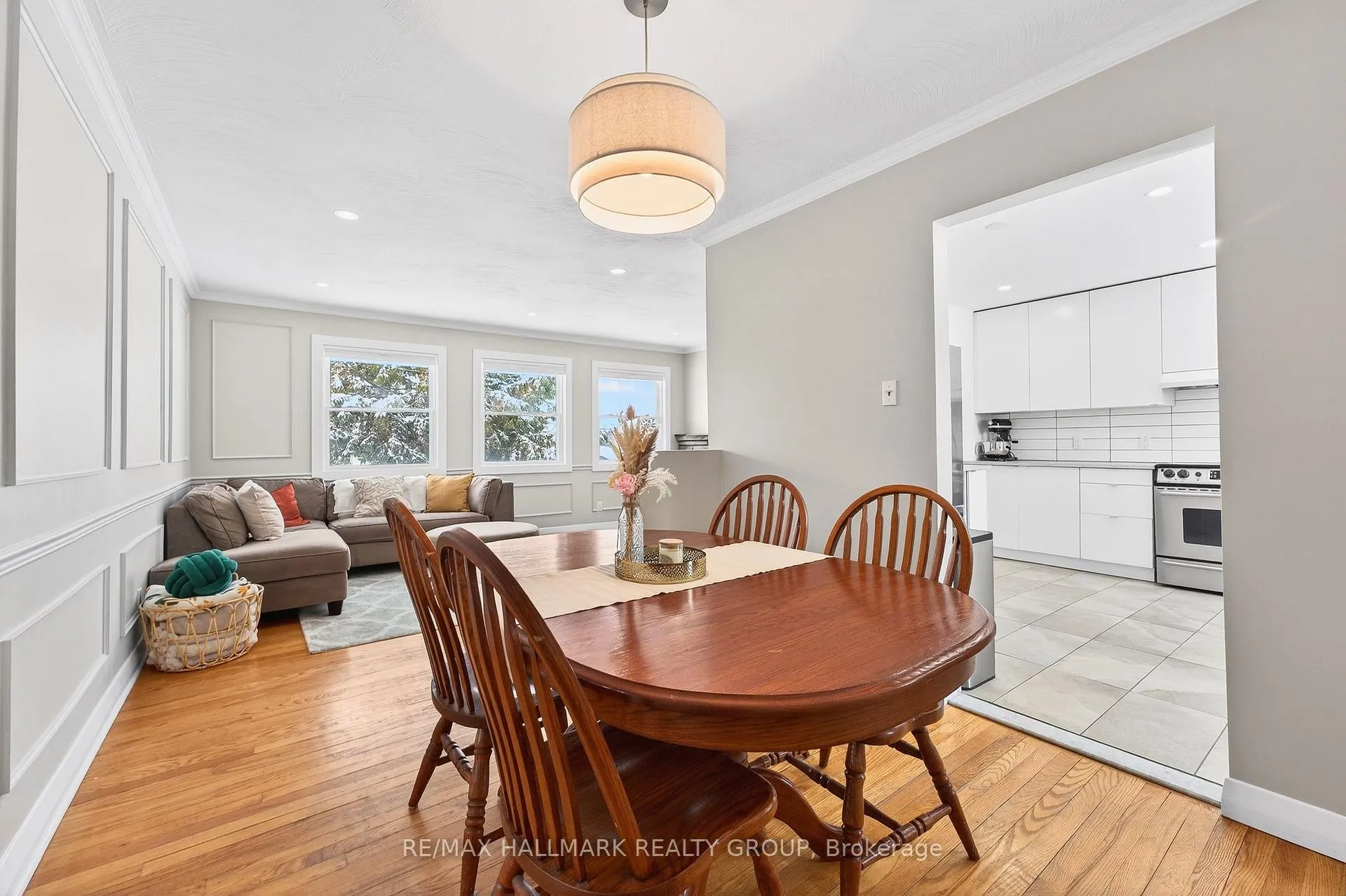 Photo 11 of 48 Knoxdale Road, Ottawa, Manordale — HOMEH