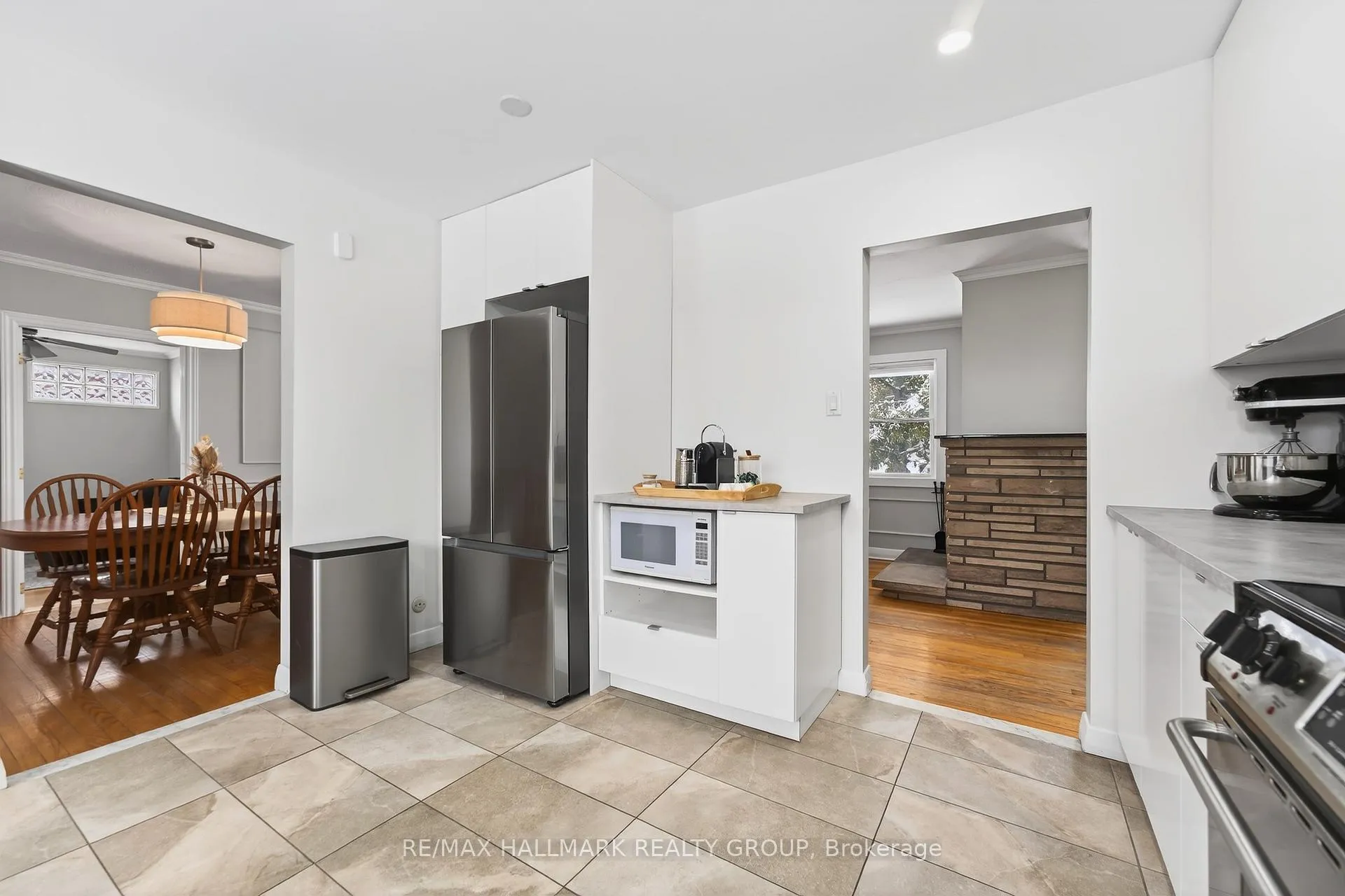 Photo 17 of 48 Knoxdale Road, Ottawa, Manordale — HOMEH