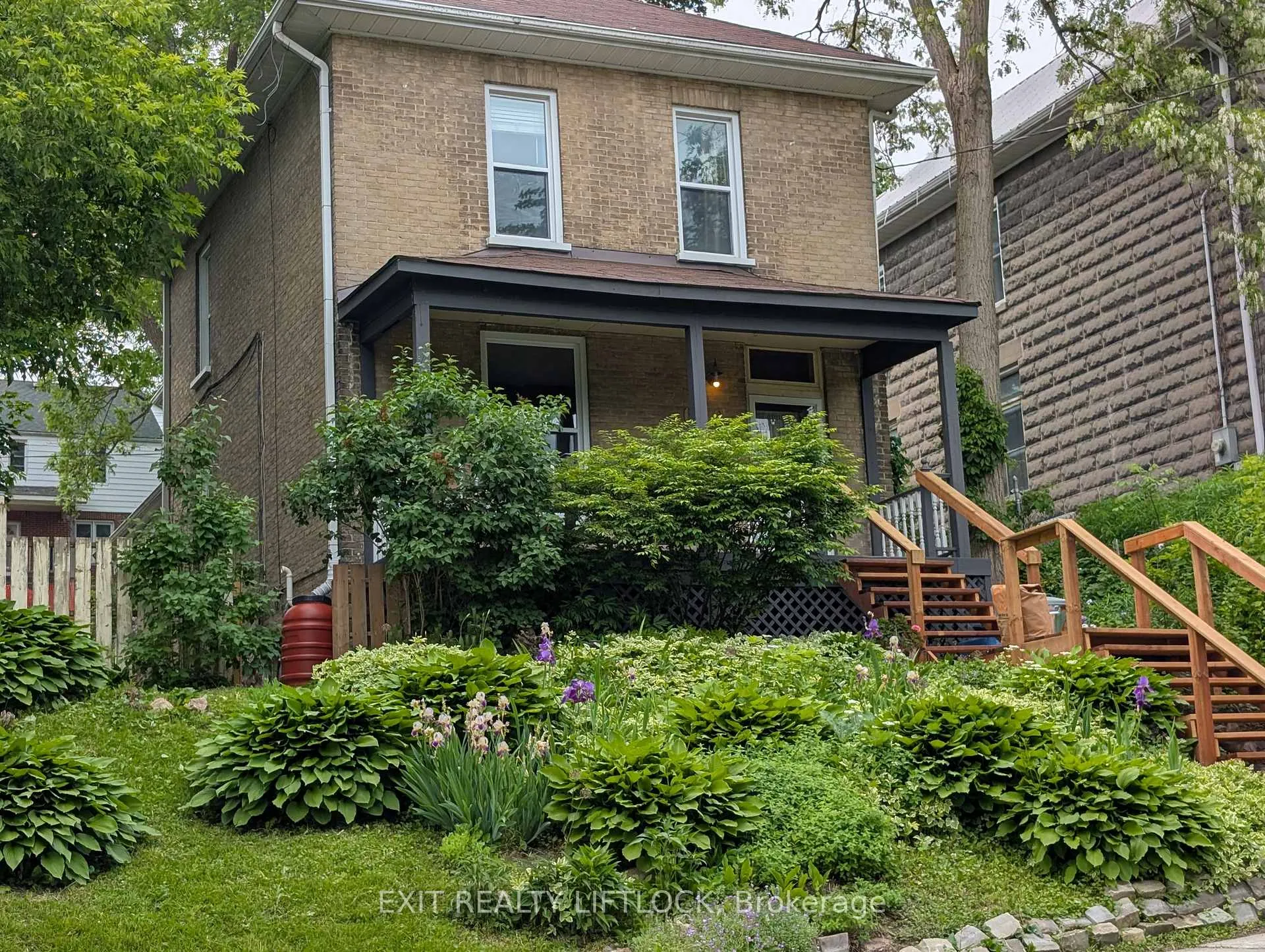 Front of 629 Aylmer Street N