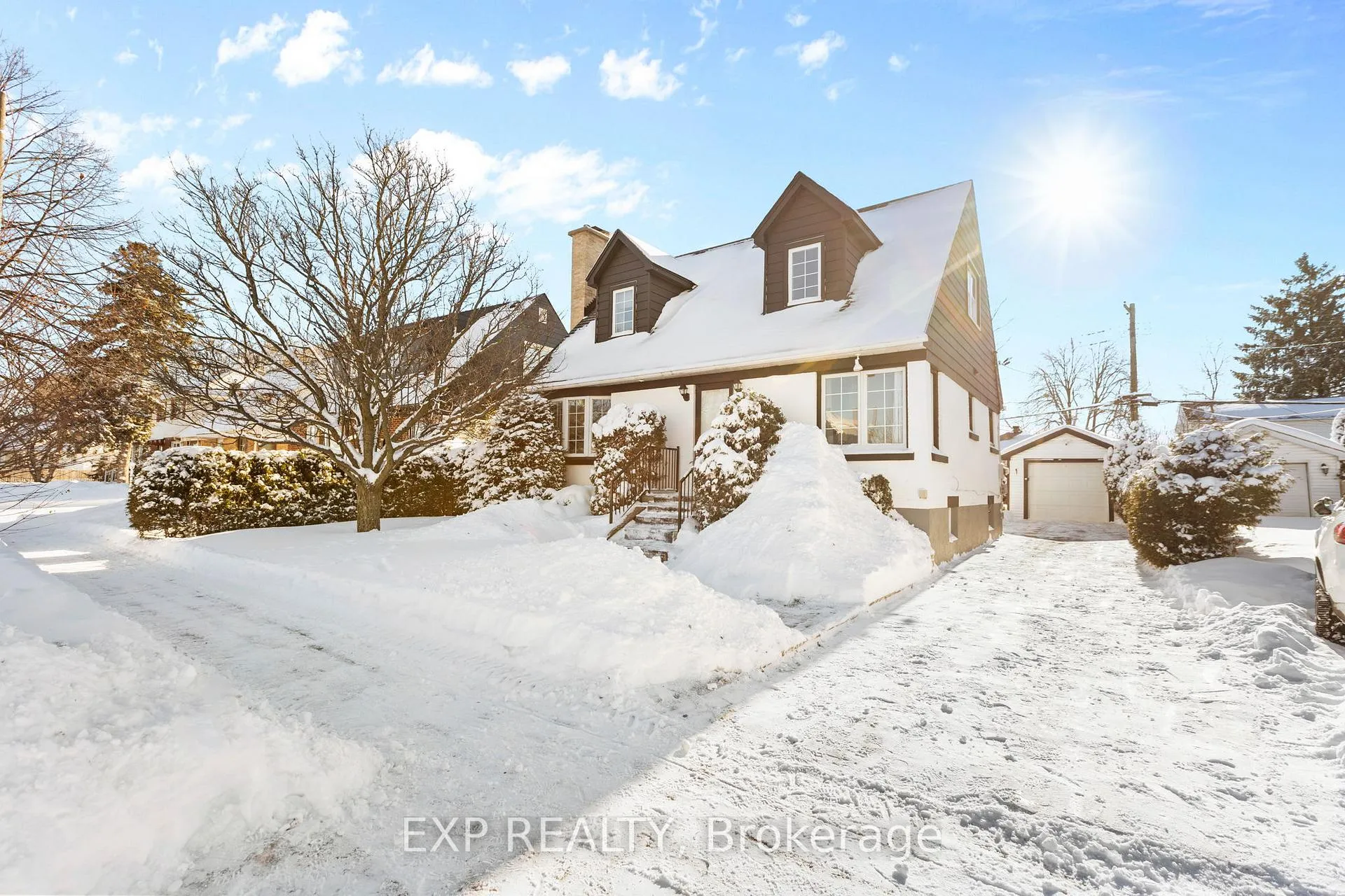 Photo 2 of 576 Donald Street, Ottawa, Overbrook/Castle Heights — HOMEH