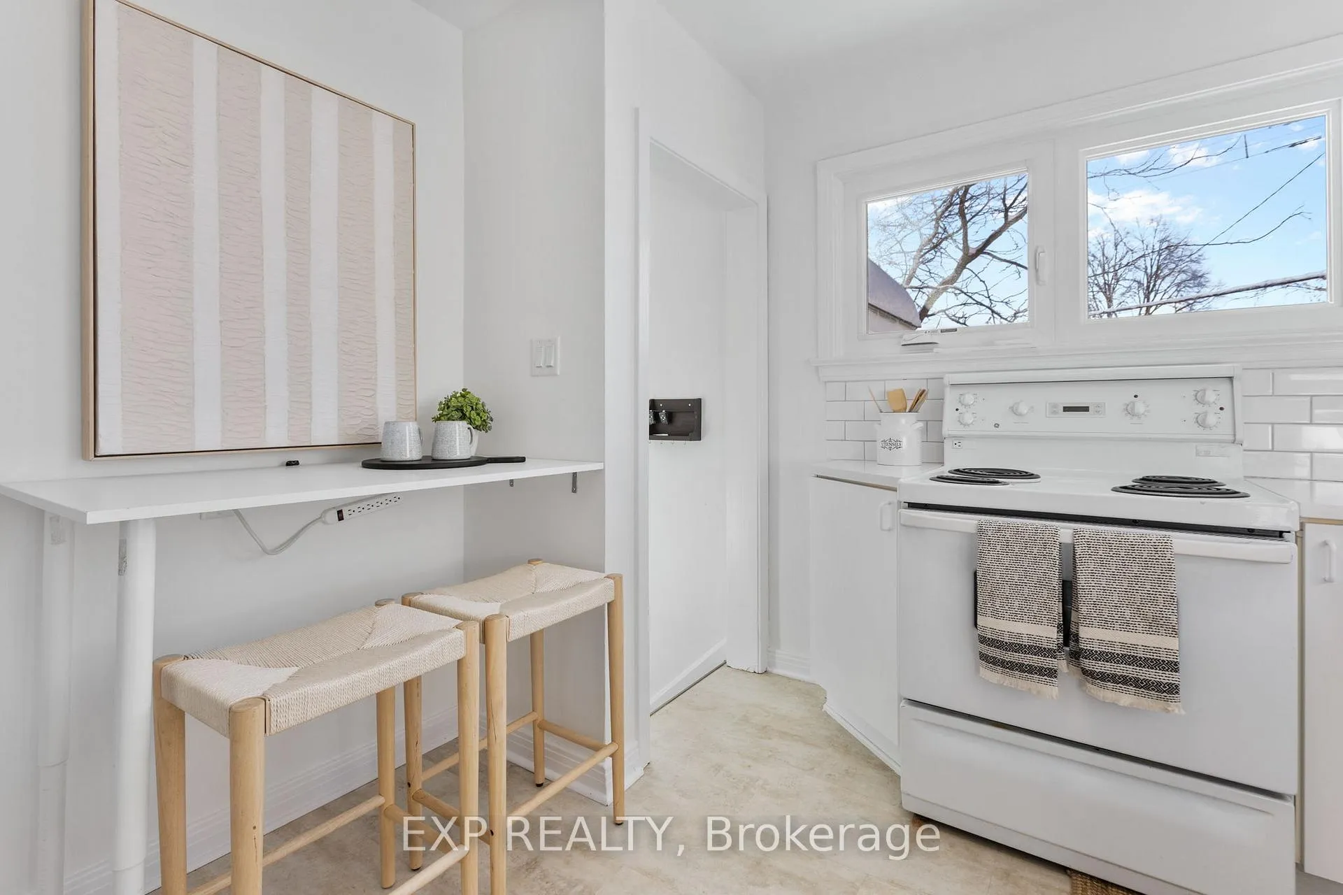 Photo 12 of 576 Donald Street, Ottawa, Overbrook/Castle Heights — HOMEH