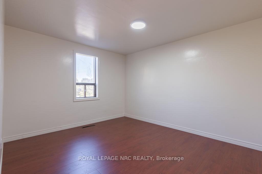Photo 9 of Unit Unit 5, 389 Elizabeth Street, Grimsby, Grimsby Beach — HOMEH