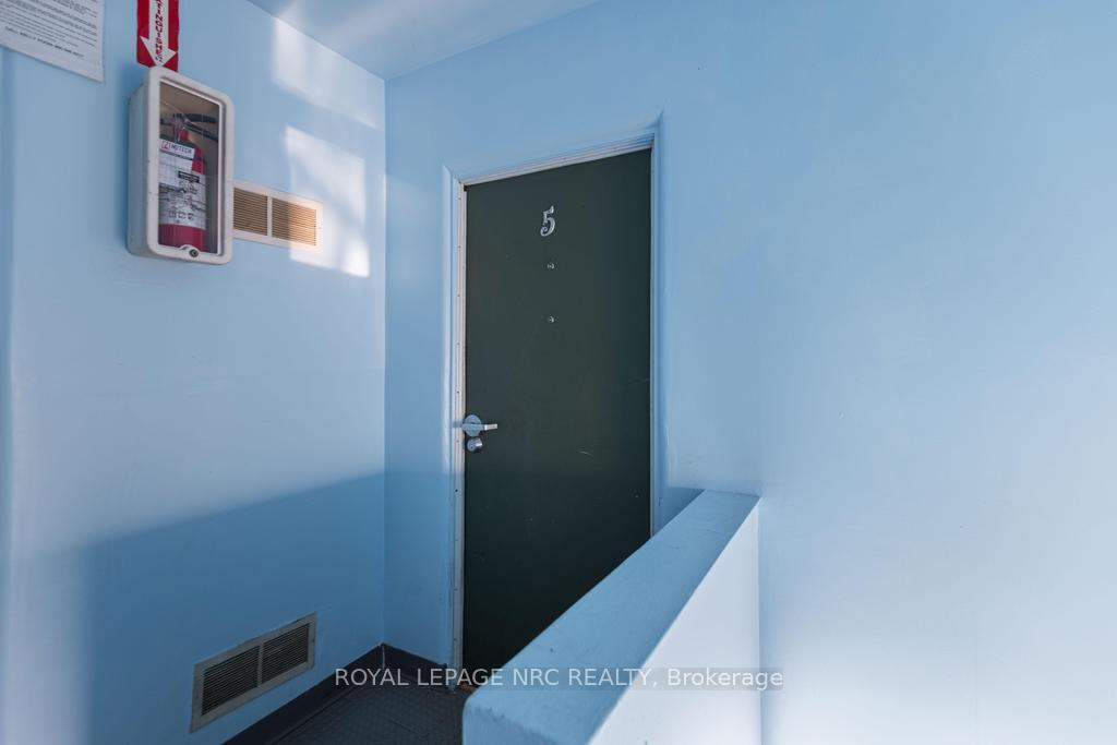 Photo 11 of Unit Unit 5, 389 Elizabeth Street, Grimsby, Grimsby Beach — HOMEH