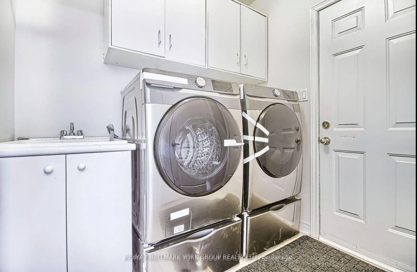 Photo 14 of 23 Haverhill Terrace, Aurora, Bayview Wellington — HOMEH