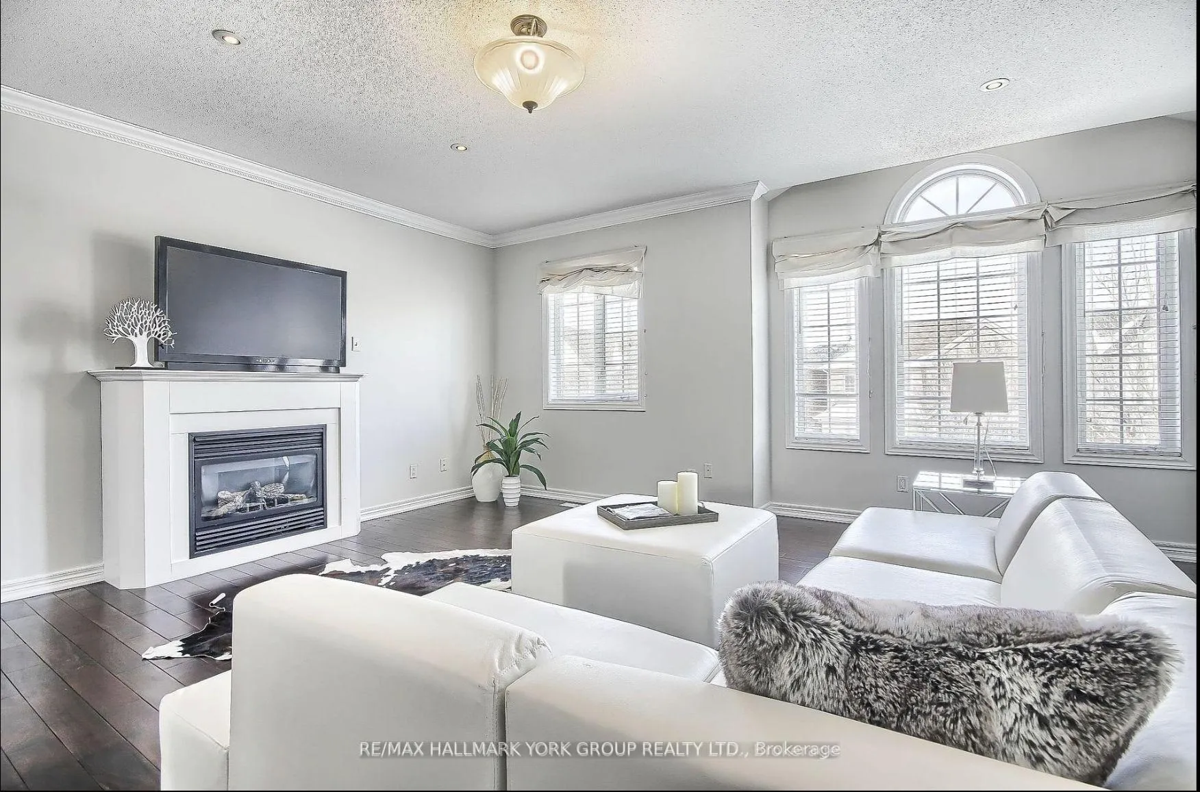 Photo 15 of 23 Haverhill Terrace, Aurora, Bayview Wellington — HOMEH