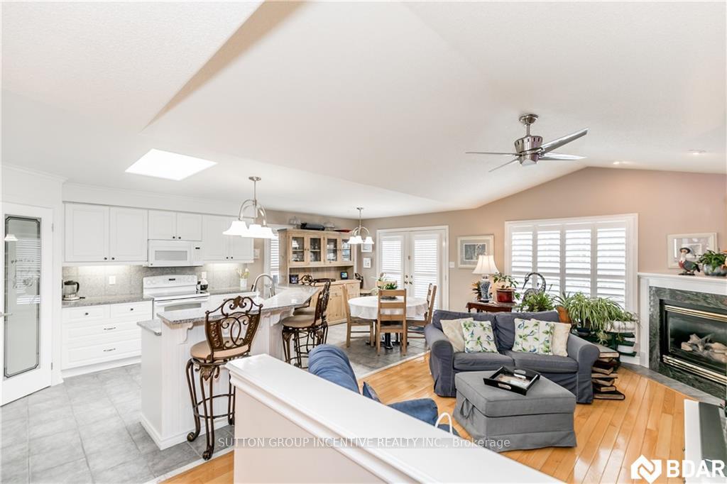 Photo 6 of 153 Emms Drive, Barrie, Holly — HOMEH