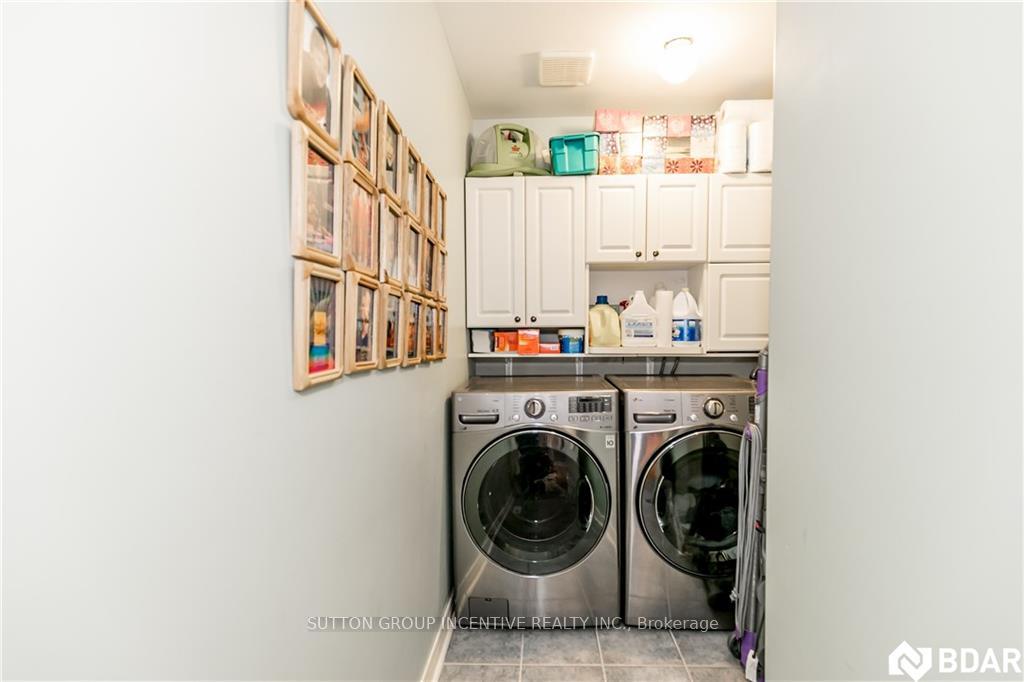 Photo 10 of 153 Emms Drive, Barrie, Holly — HOMEH
