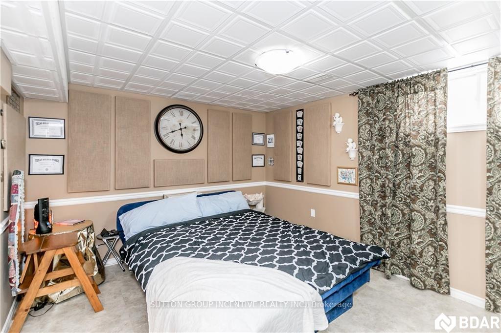Photo 12 of 153 Emms Drive, Barrie, Holly — HOMEH