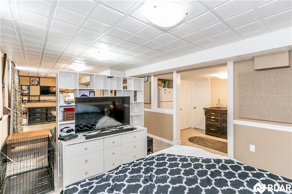 Photo 13 of 153 Emms Drive, Barrie, Holly — HOMEH