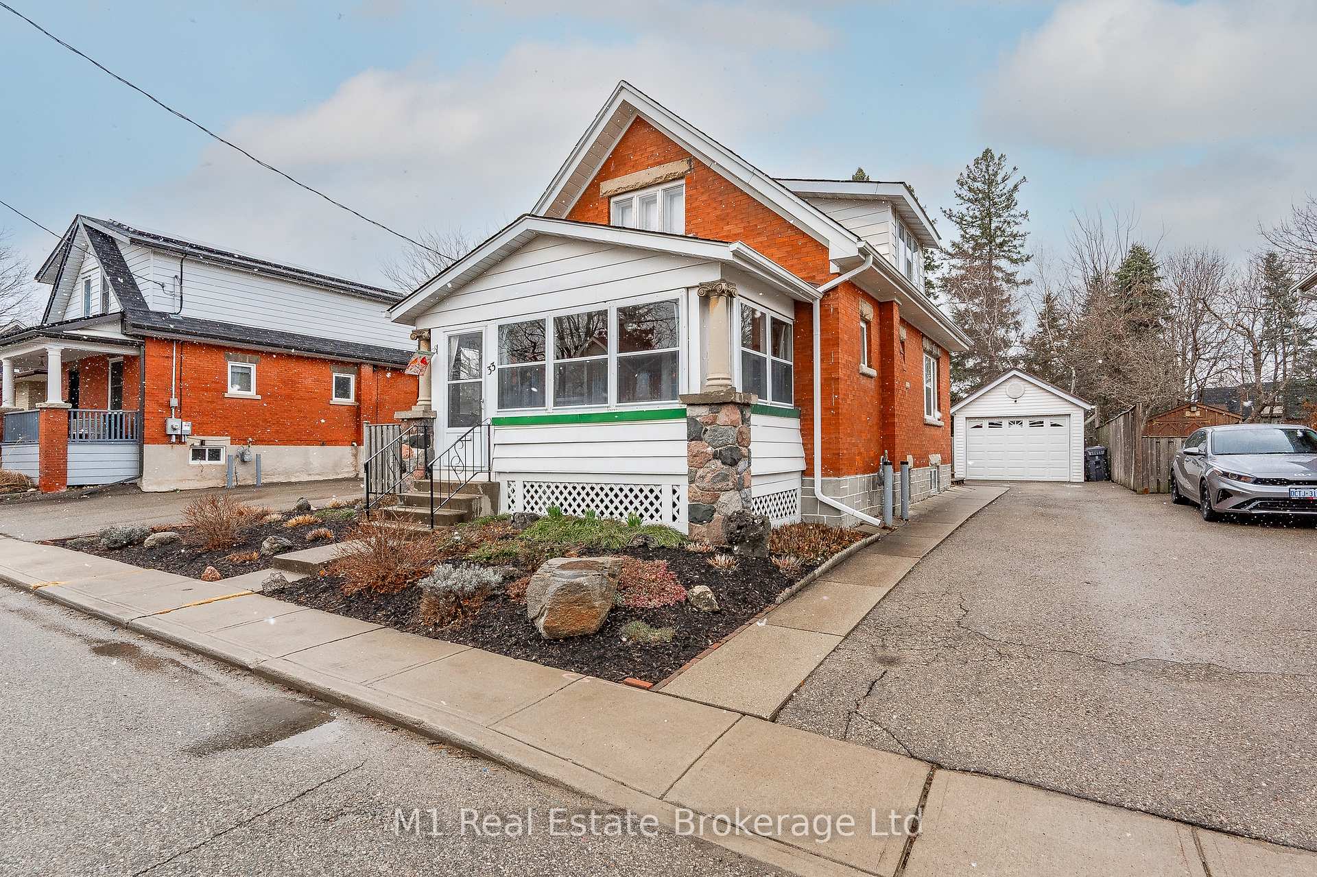 Photo 4 of 33 Verney Street, Guelph, Exhibition Park — HOMEH