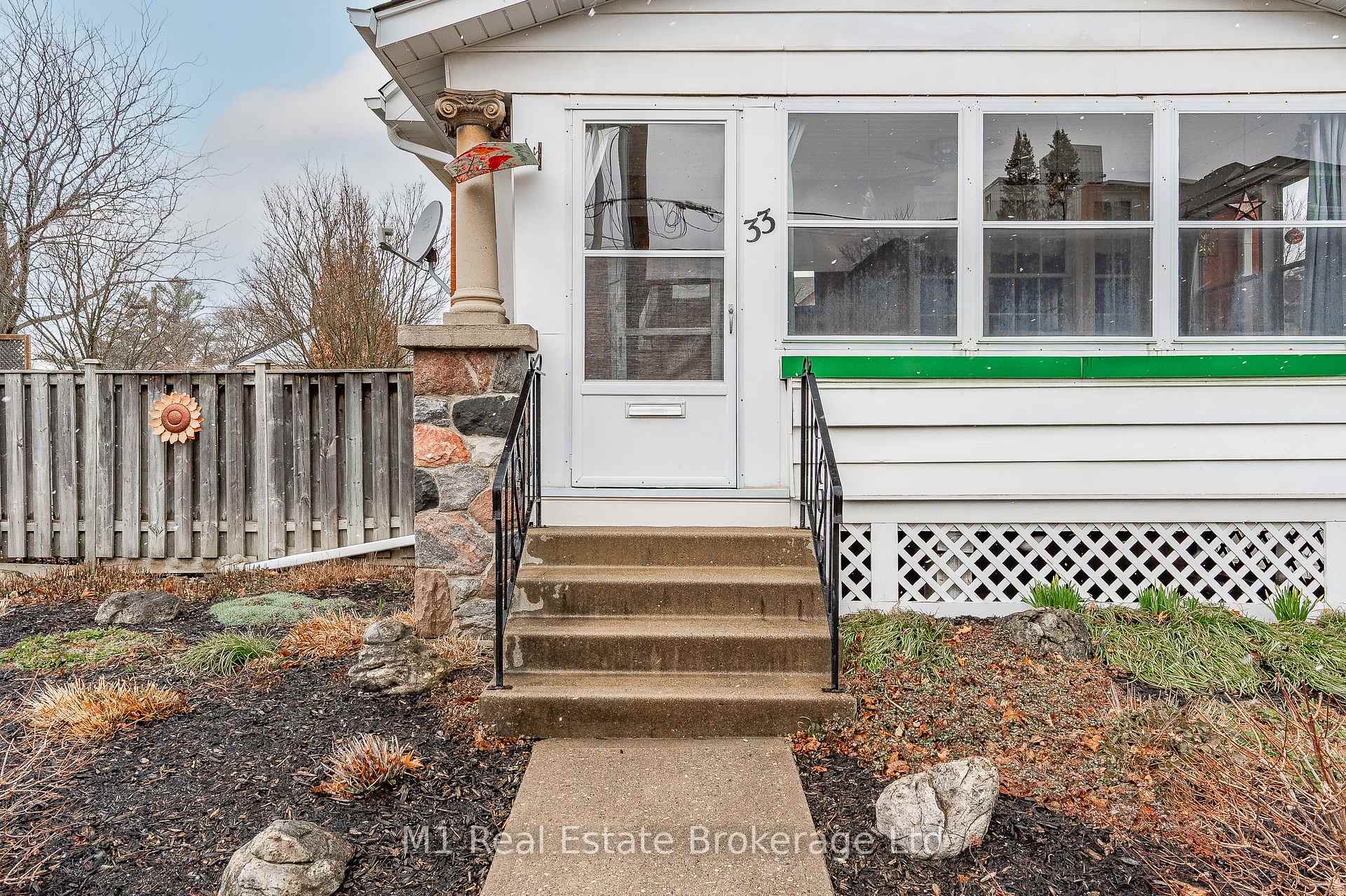 Photo 5 of 33 Verney Street, Guelph, Exhibition Park — HOMEH