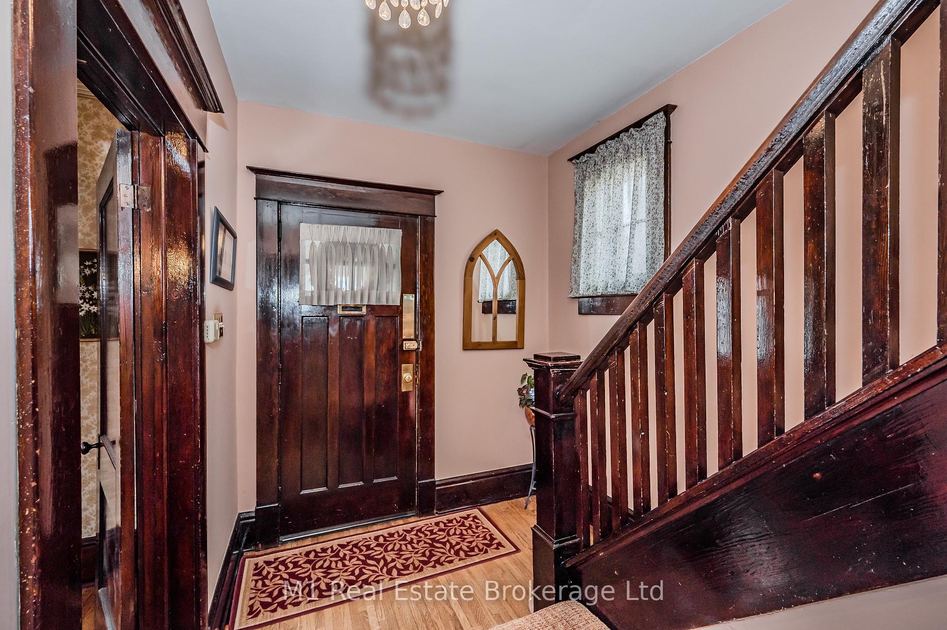 Photo 9 of 33 Verney Street, Guelph, Exhibition Park — HOMEH