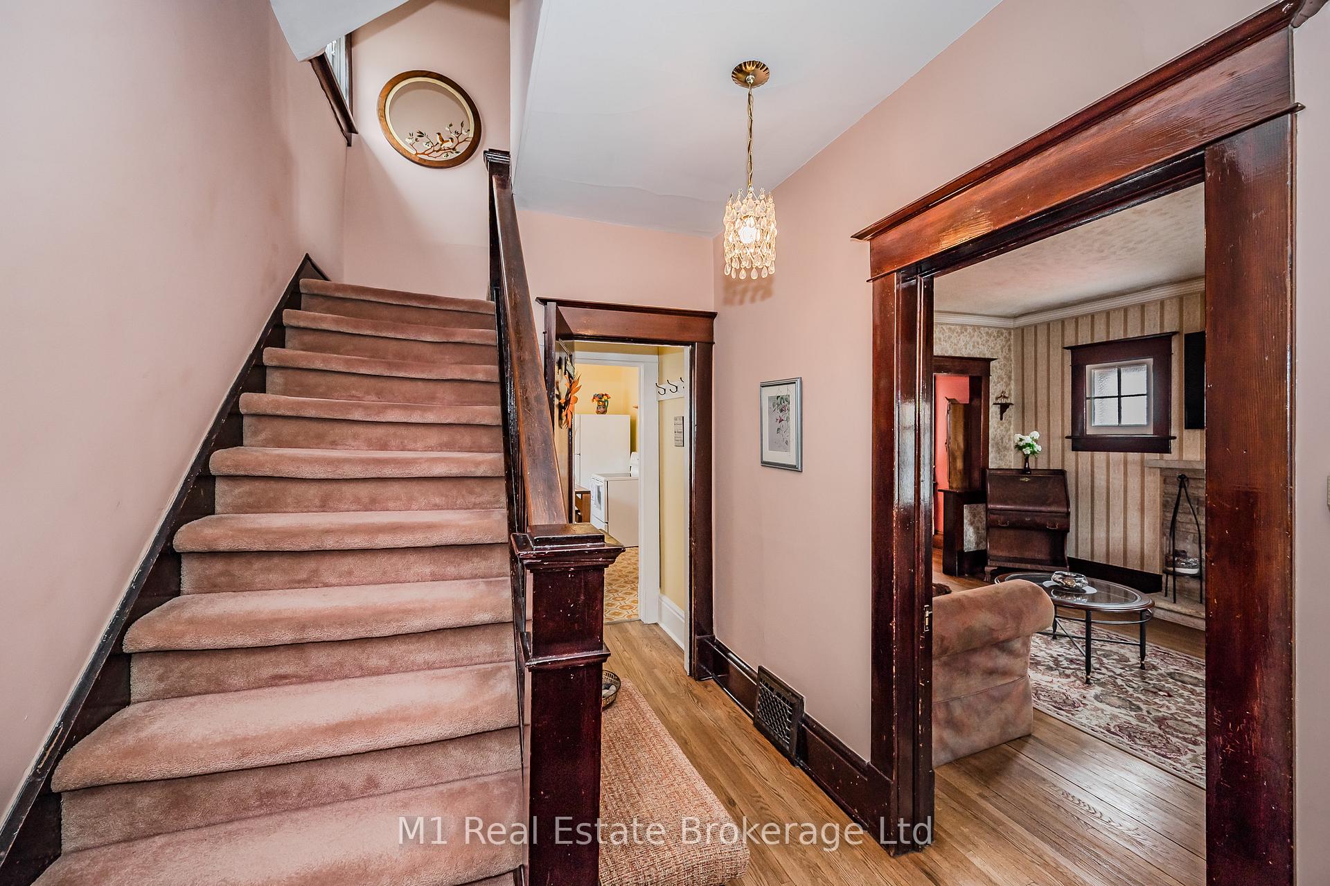 Photo 11 of 33 Verney Street, Guelph, Exhibition Park — HOMEH