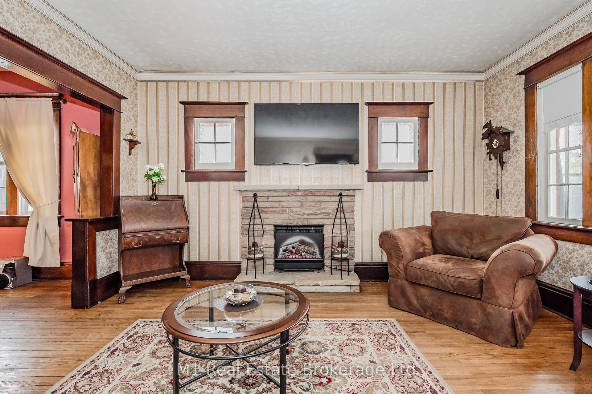 Photo 15 of 33 Verney Street, Guelph, Exhibition Park — HOMEH