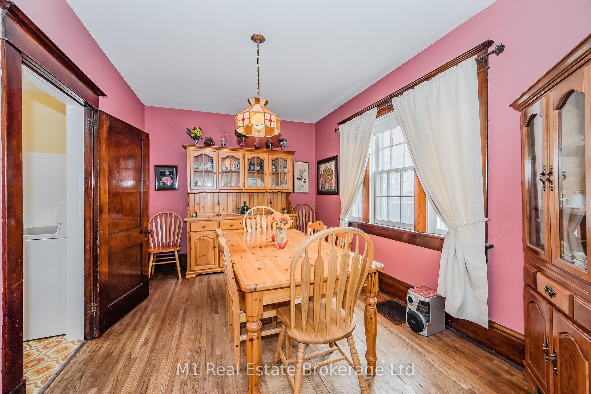 Photo 17 of 33 Verney Street, Guelph, Exhibition Park — HOMEH