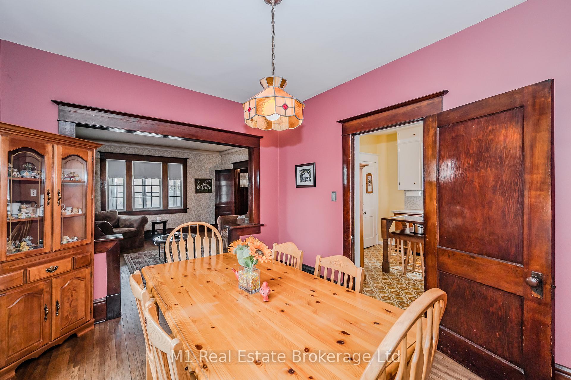 Photo 18 of 33 Verney Street, Guelph, Exhibition Park — HOMEH