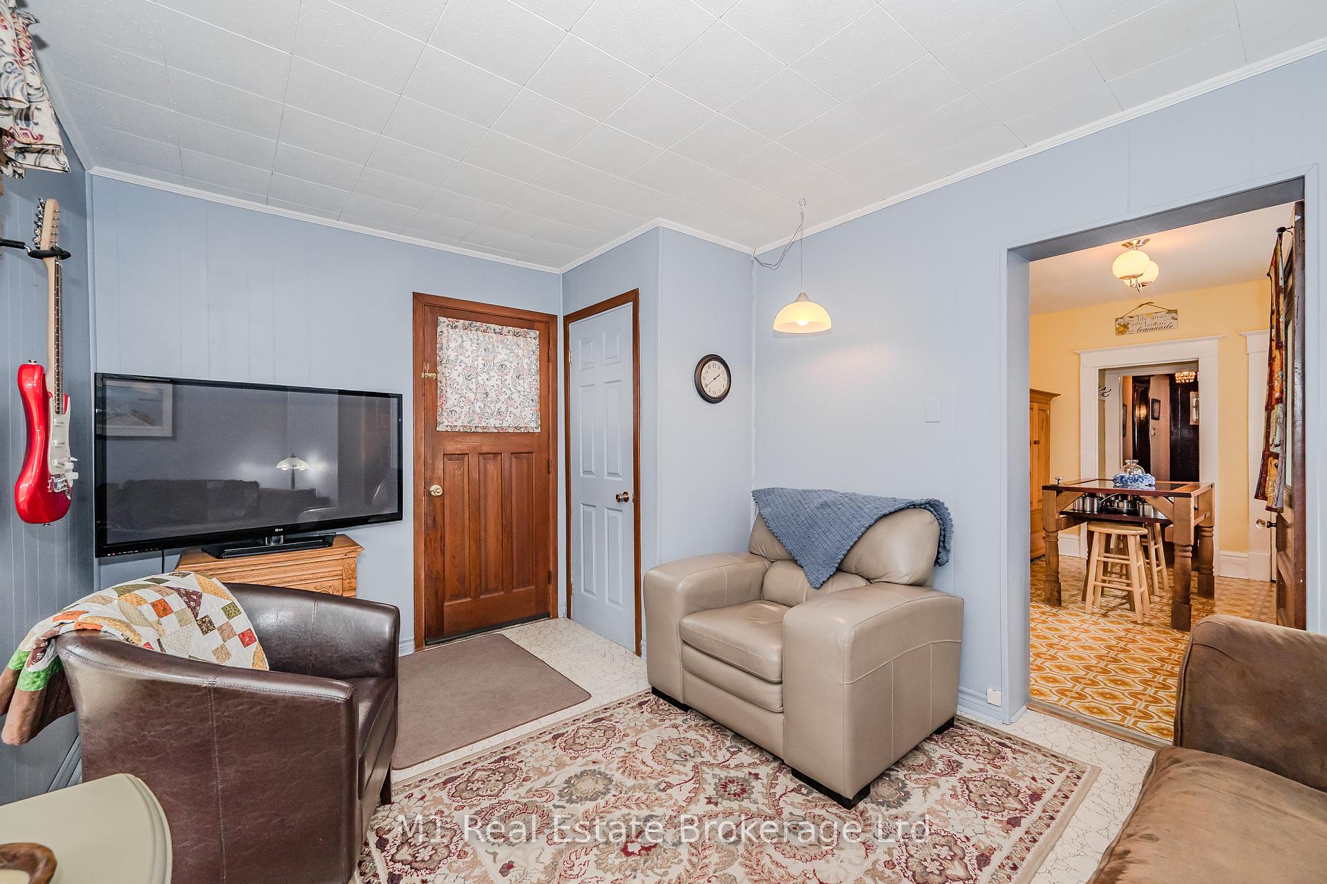 Photo 27 of 33 Verney Street, Guelph, Exhibition Park — HOMEH