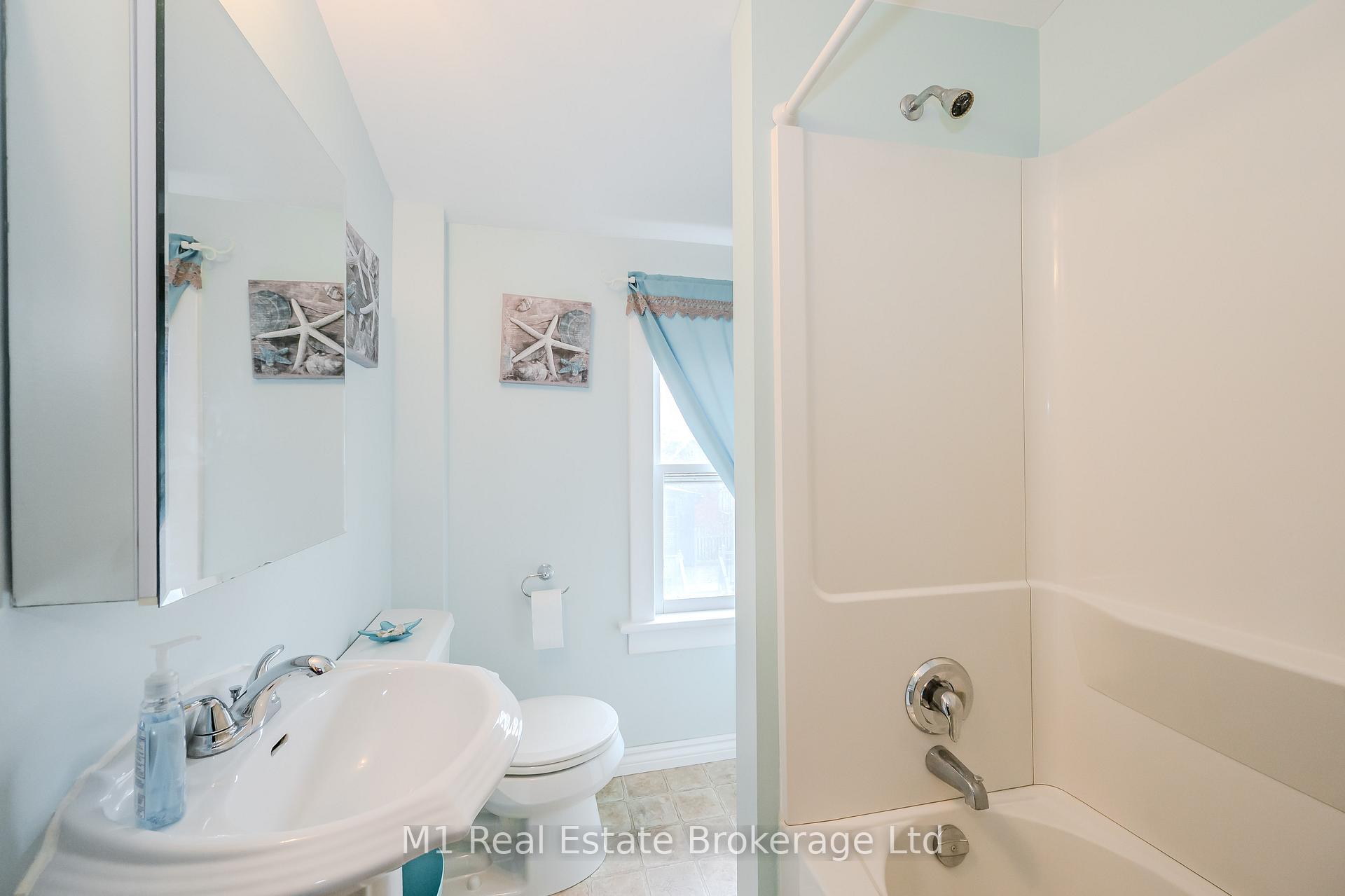 Photo 31 of 33 Verney Street, Guelph, Exhibition Park — HOMEH