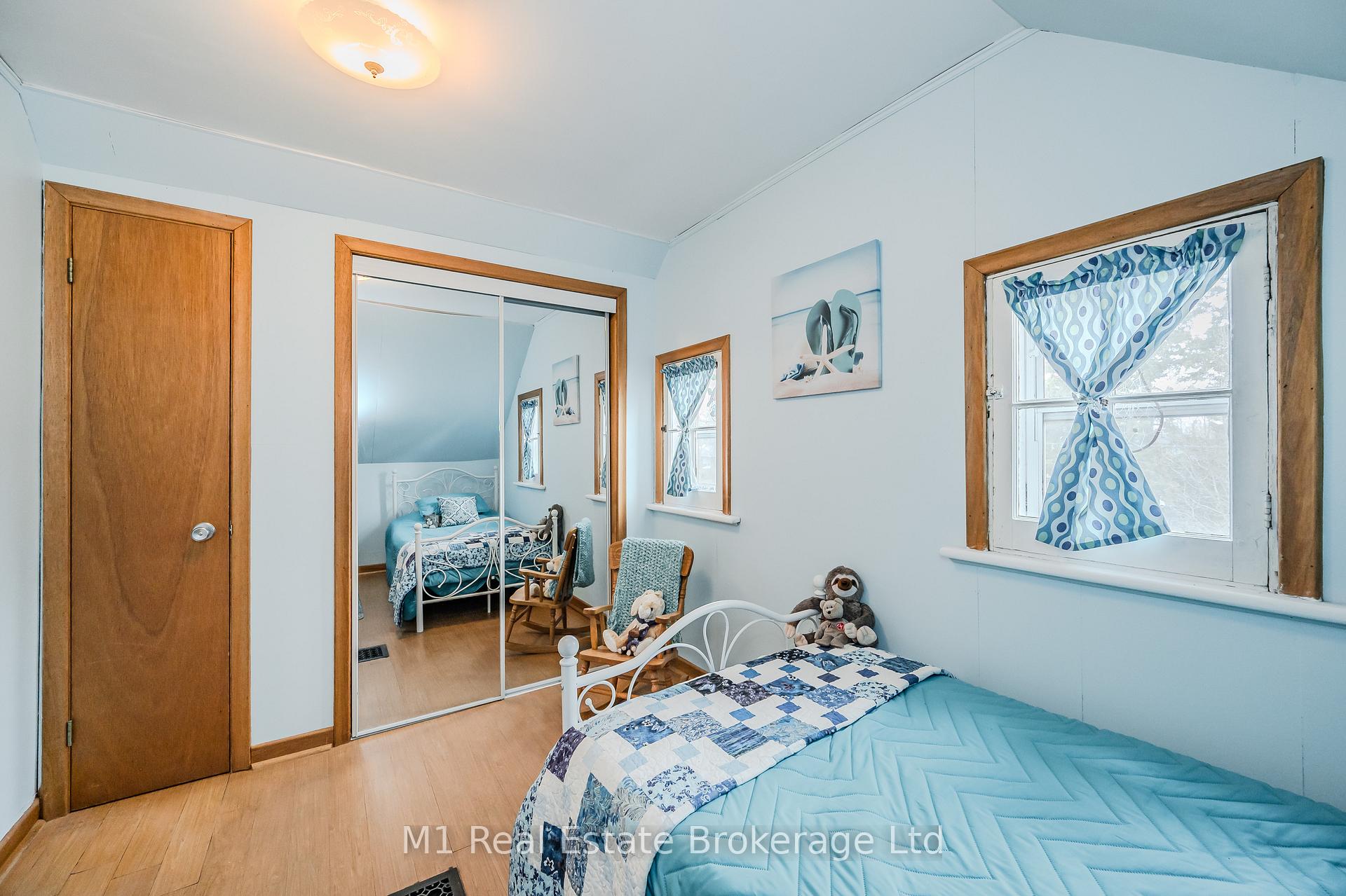 Photo 34 of 33 Verney Street, Guelph, Exhibition Park — HOMEH