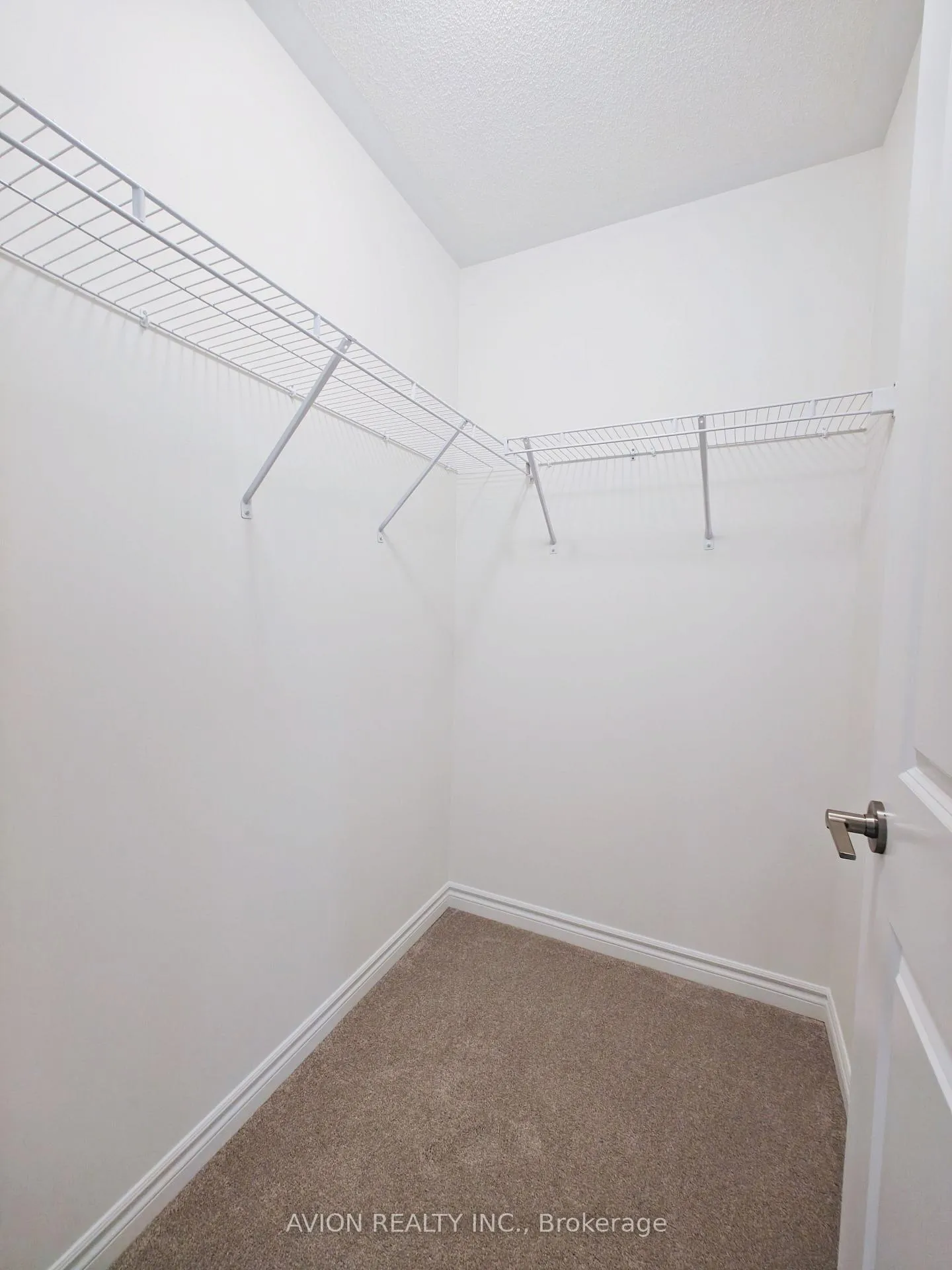 Photo 12 of 137 Greer Street, Barrie, Rural Barrie Southwest — HOMEH