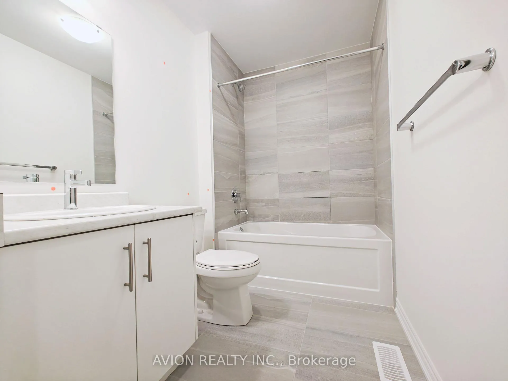 Photo 18 of 137 Greer Street, Barrie, Rural Barrie Southwest — HOMEH