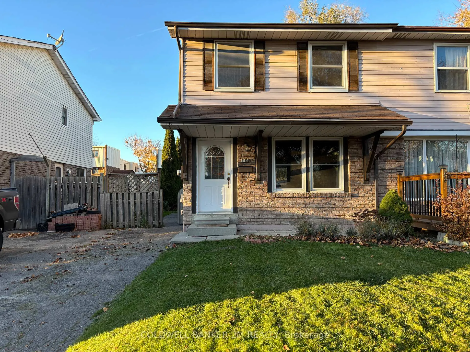 Photo 1 of 1104 Venus Crescent, Oshawa, Lakeview — HOMEH