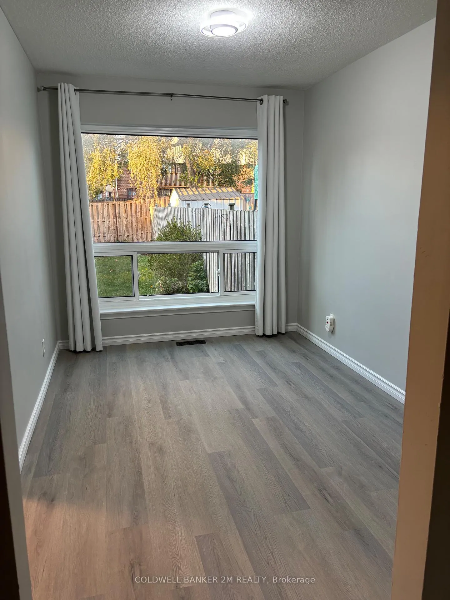 Photo 8 of 1104 Venus Crescent, Oshawa, Lakeview — HOMEH