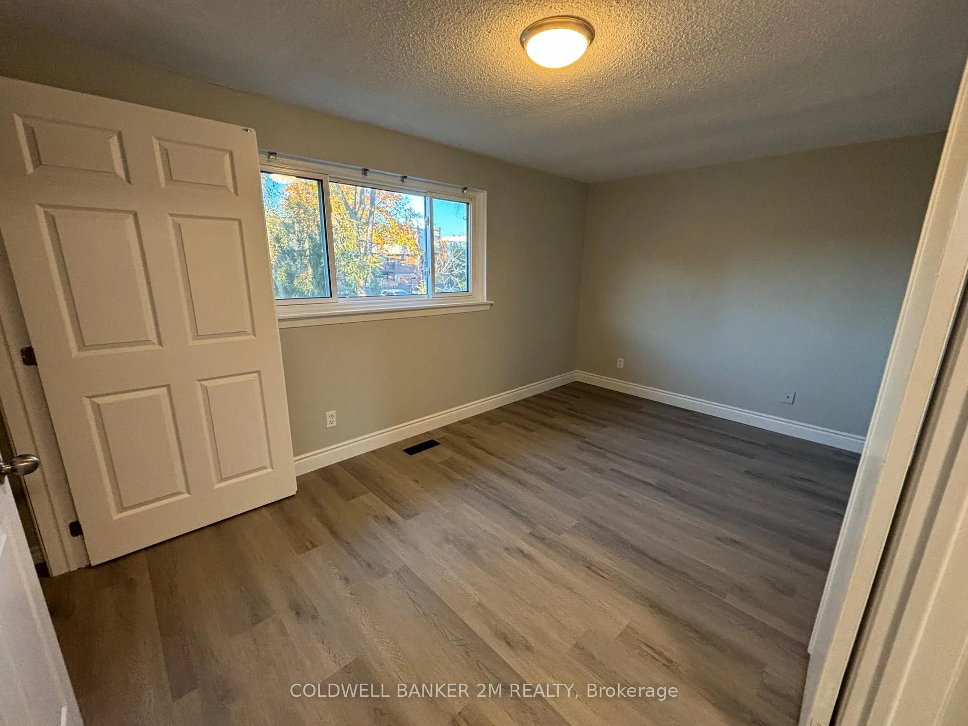 Photo 11 of 1104 Venus Crescent, Oshawa, Lakeview — HOMEH