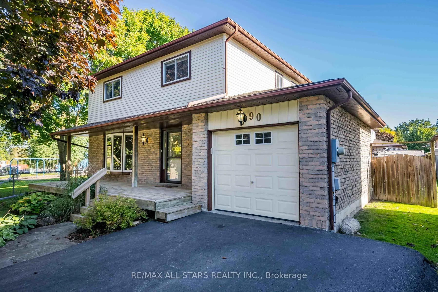 Photo 3 of 90 Chester Crescent, Scugog, Port Perry — HOMEH