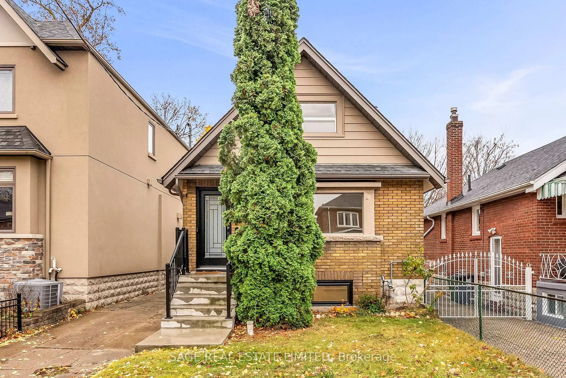 Front of 509 Sammon Avenue